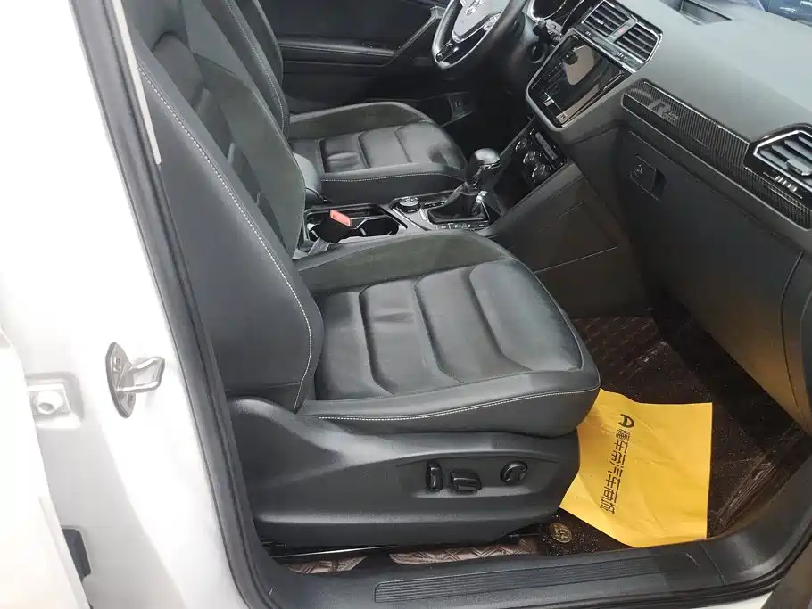 Volkswagen Tiguan L L 2019 380TSI AT Luxury 7 мест VI