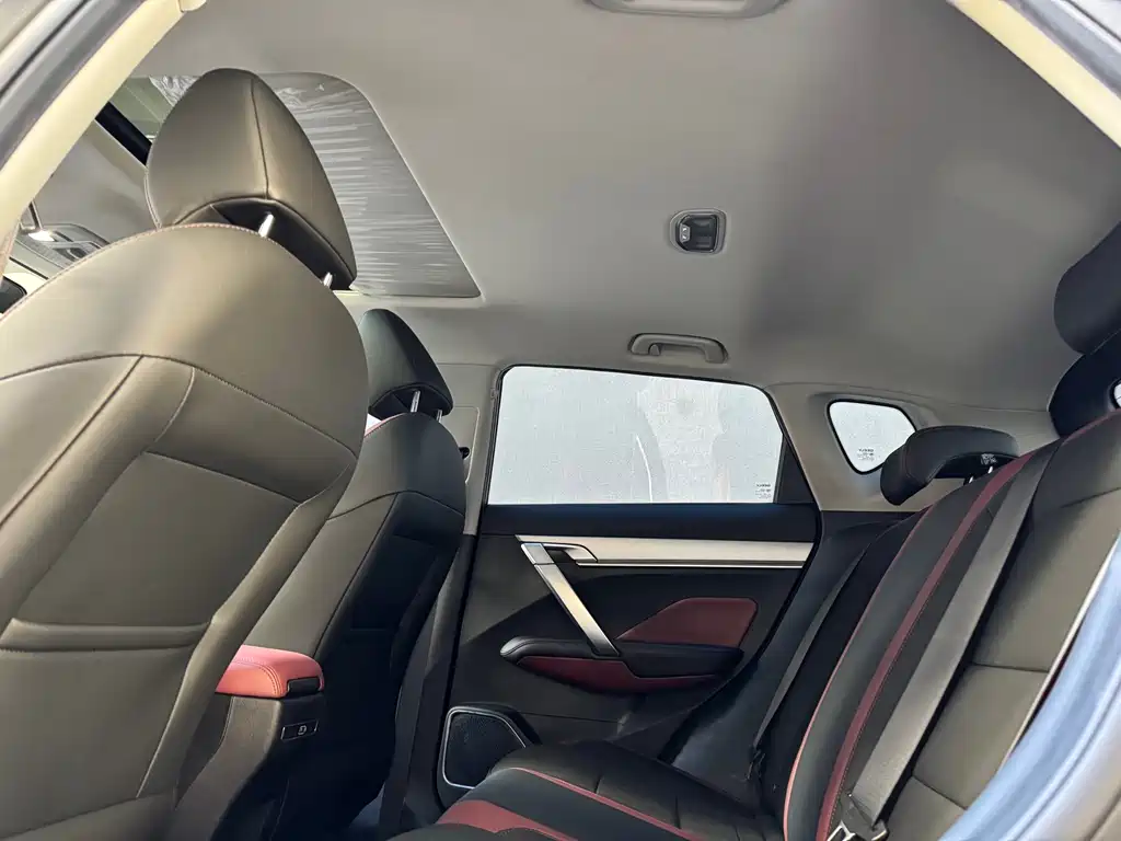 Geely Binyue — миниатюра 15