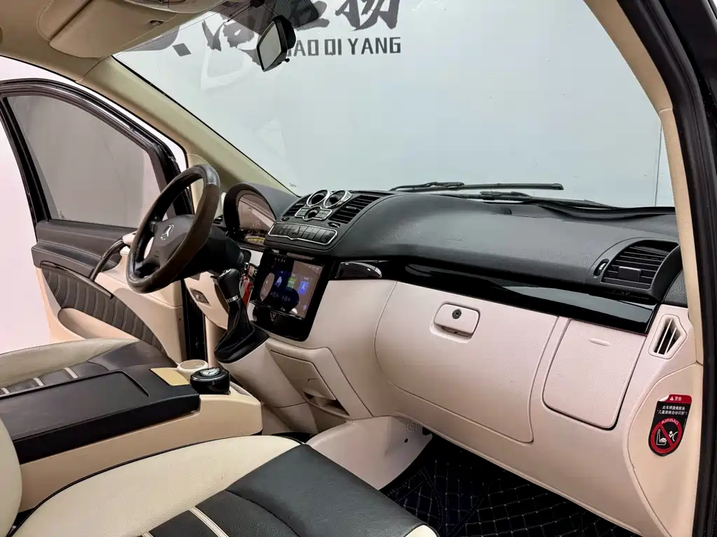 Mercedes-Benz Vito — миниатюра 11