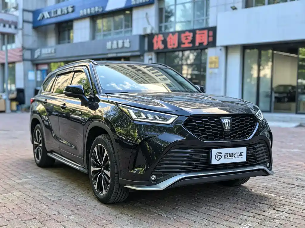 Toyota Crown Kluger — миниатюра 3