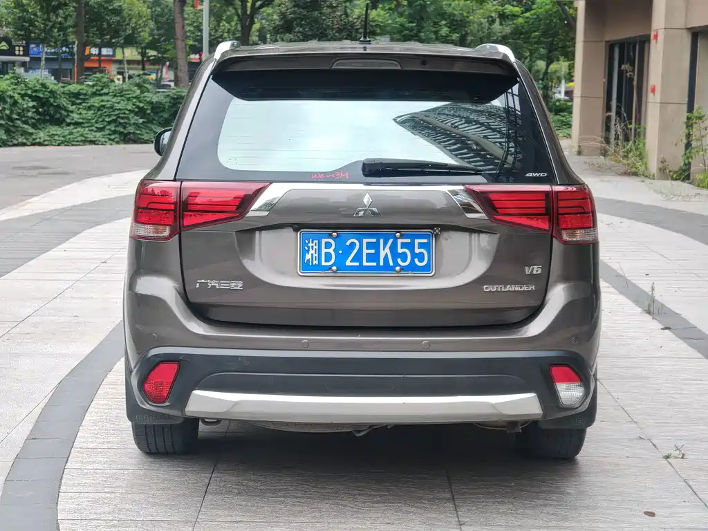 Mitsubishi Outlander — миниатюра 8