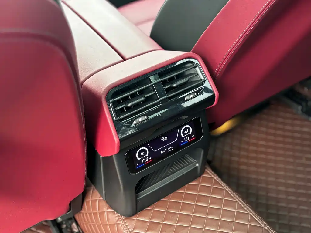 BMW 5 Series — миниатюра 21