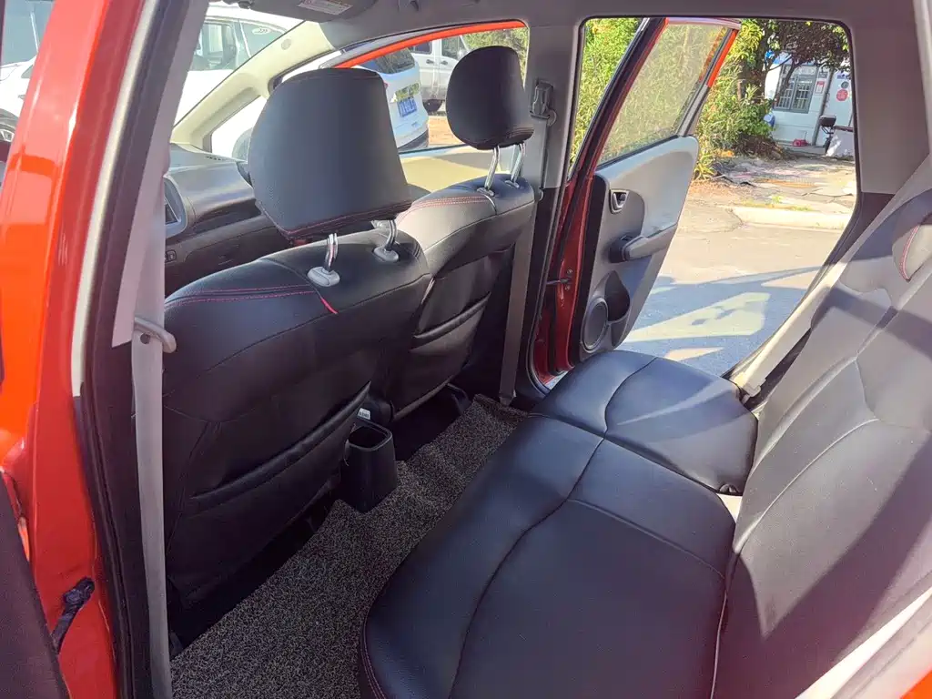 Honda Fit — миниатюра 6