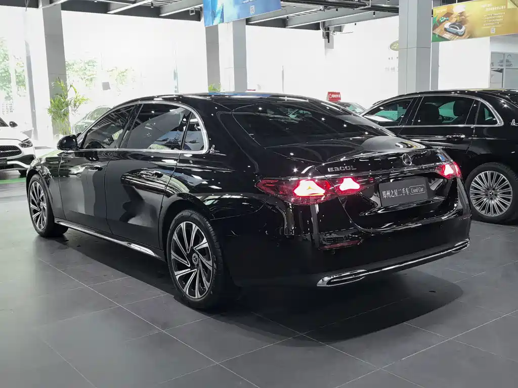 Mercedes-Benz E-Class — миниатюра 12
