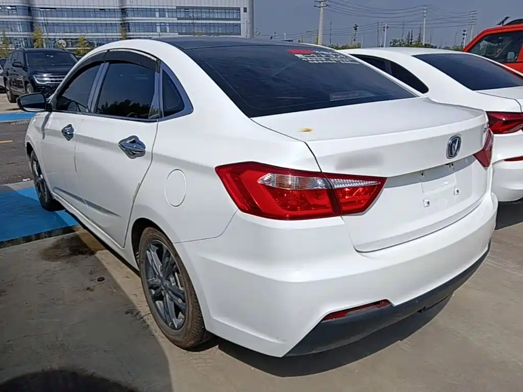 Changan Eado DT — миниатюра 5