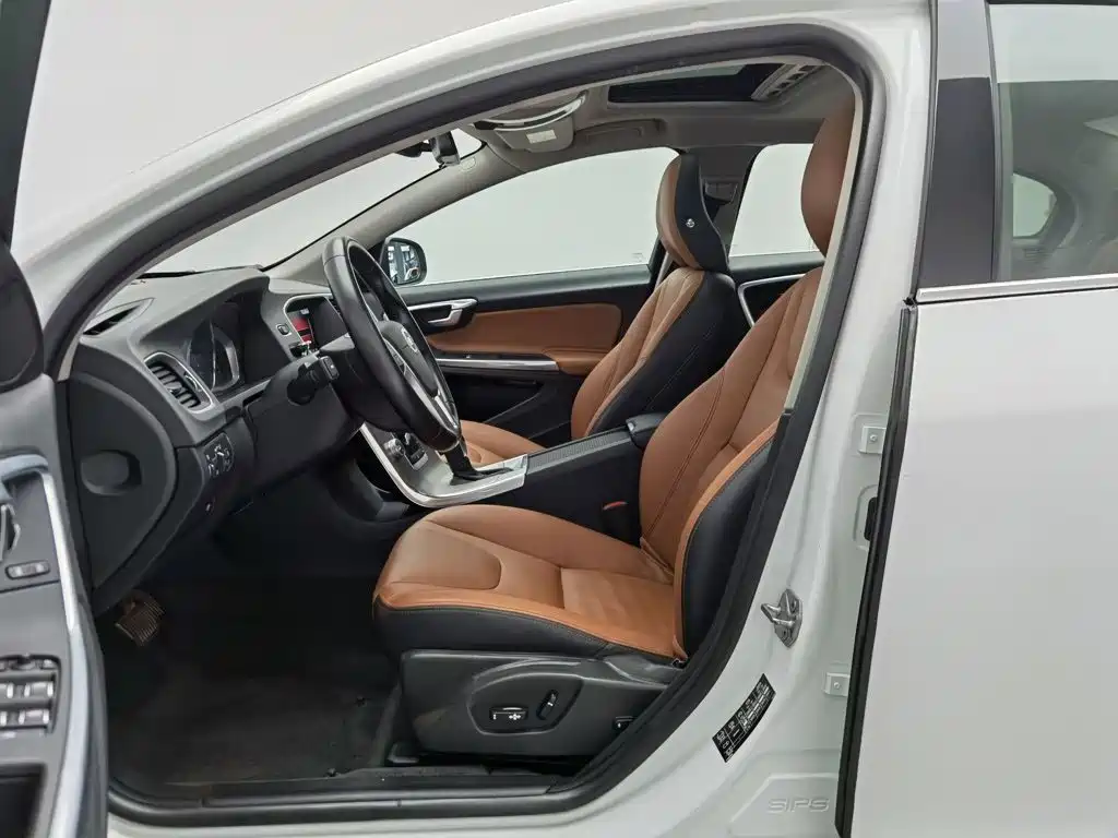 Volvo S60 — миниатюра 10