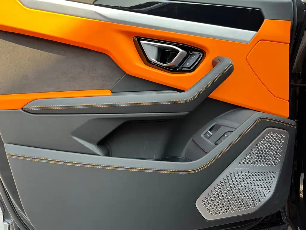 Lamborghini Urus — миниатюра 6