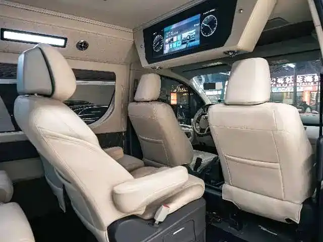 Toyota Hiace — миниатюра 16