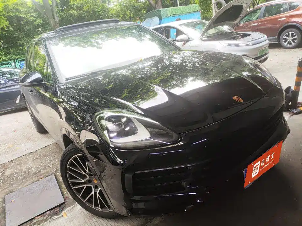 Porsche Cayenne — миниатюра 7