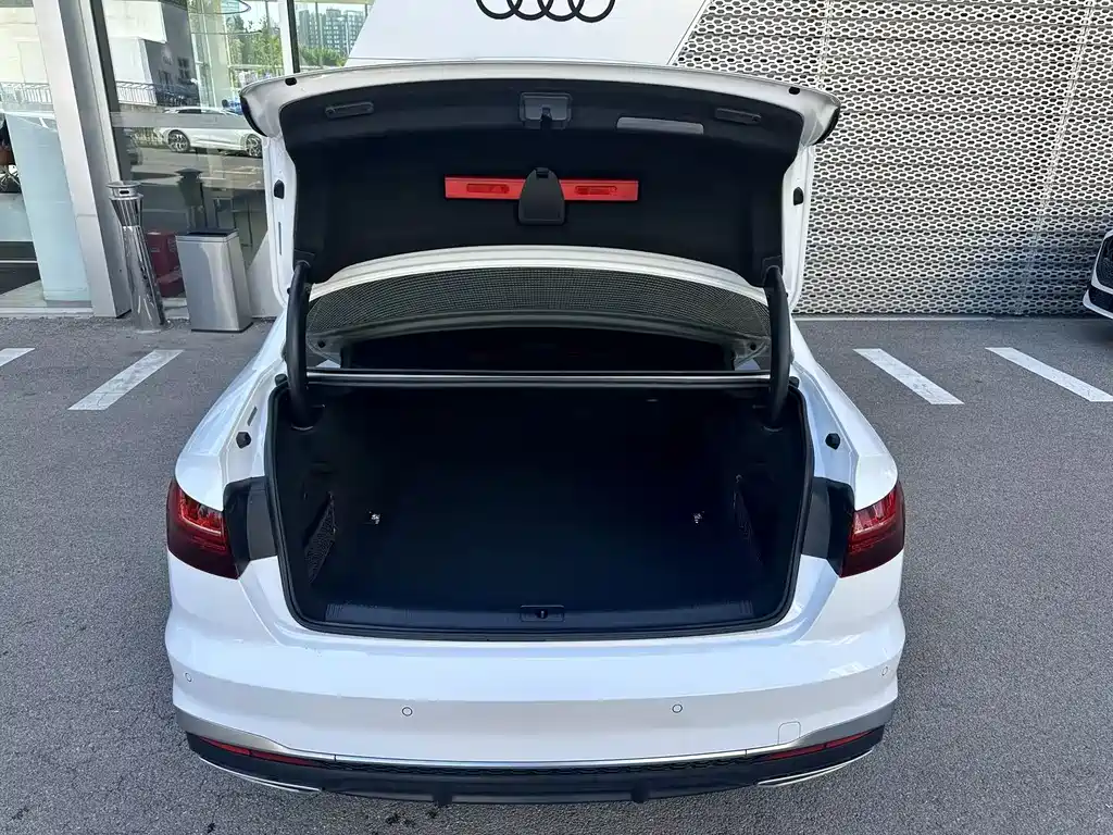 Audi A4L — миниатюра 13