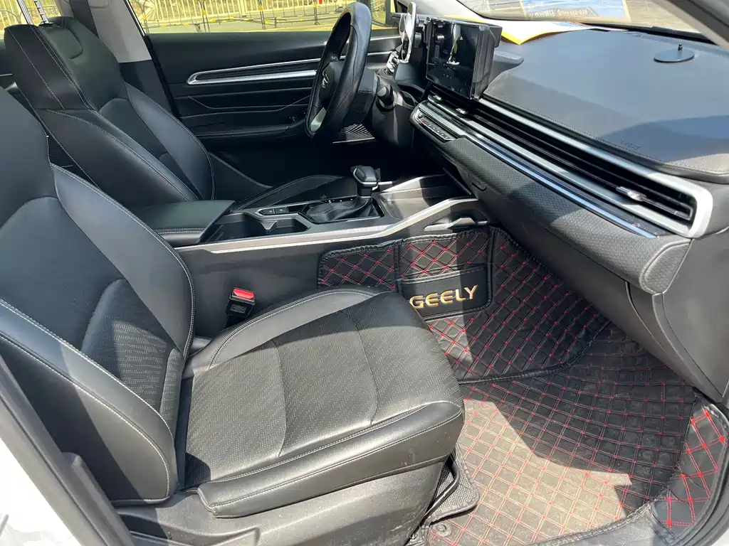 Geely Emgrand 2022 4 1.5L CVT Luxury