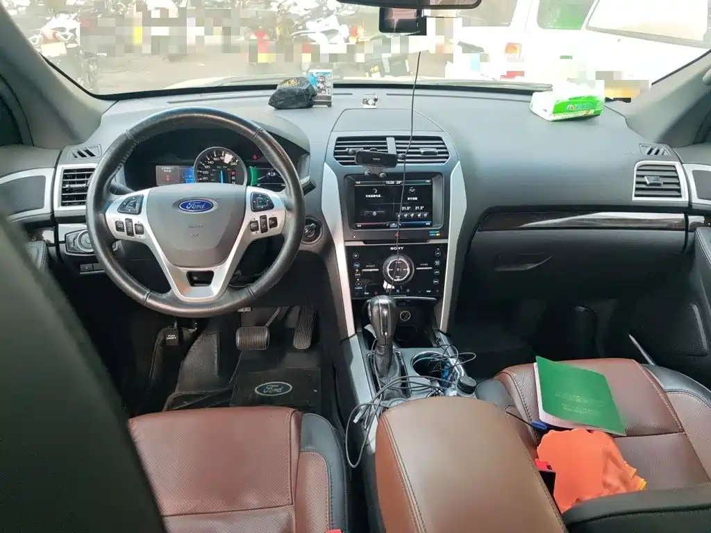 Ford Explorer (Import) — миниатюра 5