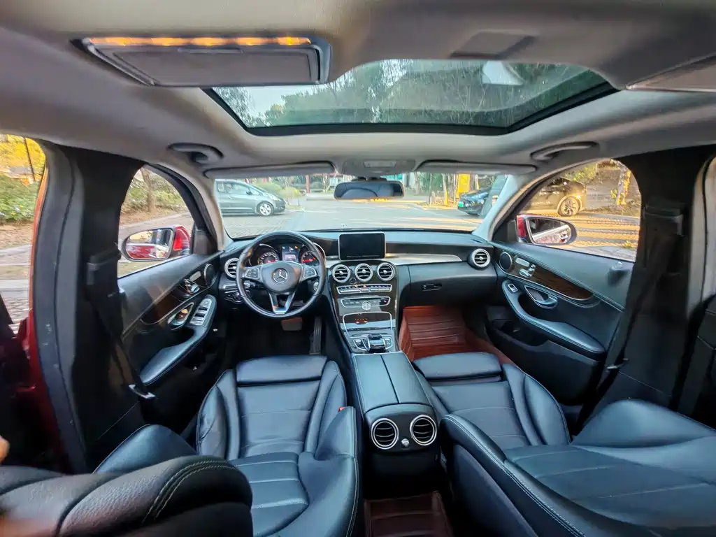 Mercedes-Benz C-Class — миниатюра 9