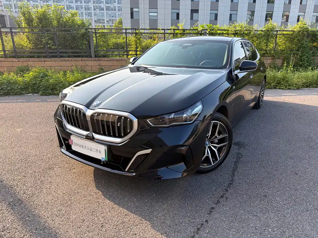 BMW i5 — миниатюра 9