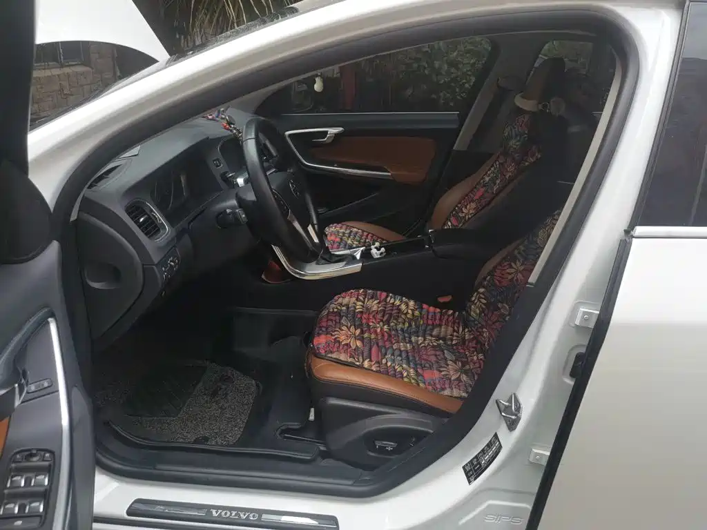 Volvo S60 — миниатюра 8