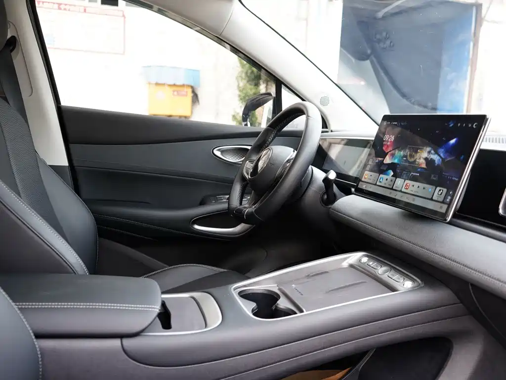 BYD Sealion 05 EV — миниатюра 11