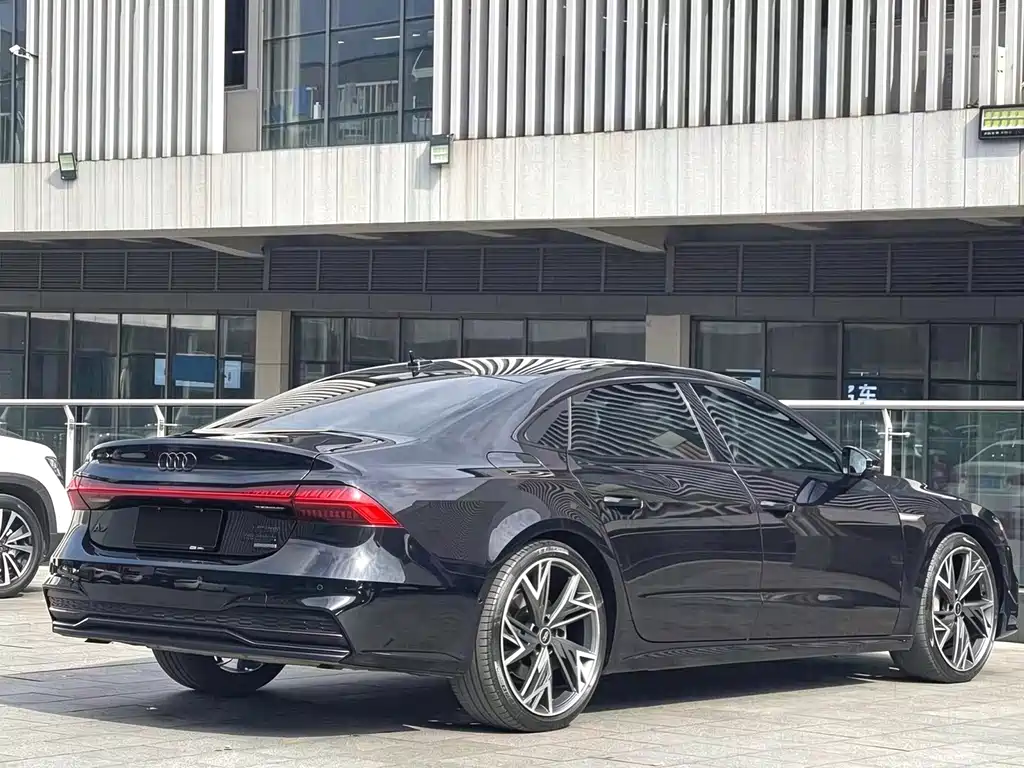 Audi A7L — миниатюра 7
