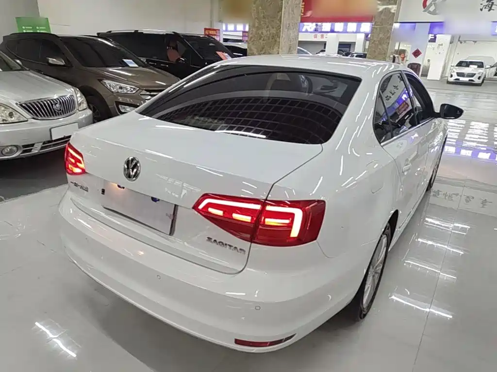 Volkswagen Sagitar — миниатюра 7