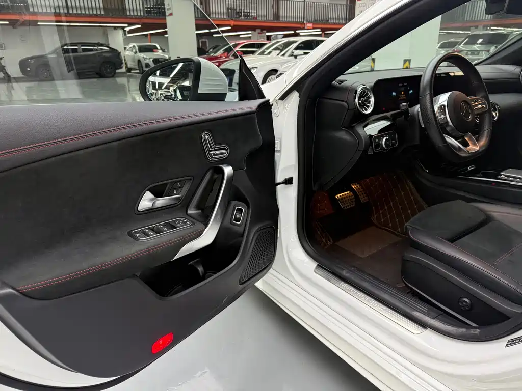 Mercedes-Benz CLA (Import) — миниатюра 5