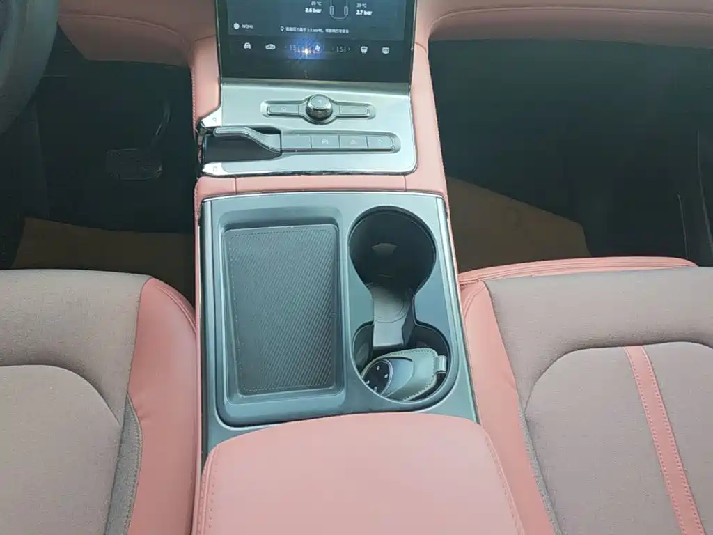 NIO EC6 — миниатюра 10