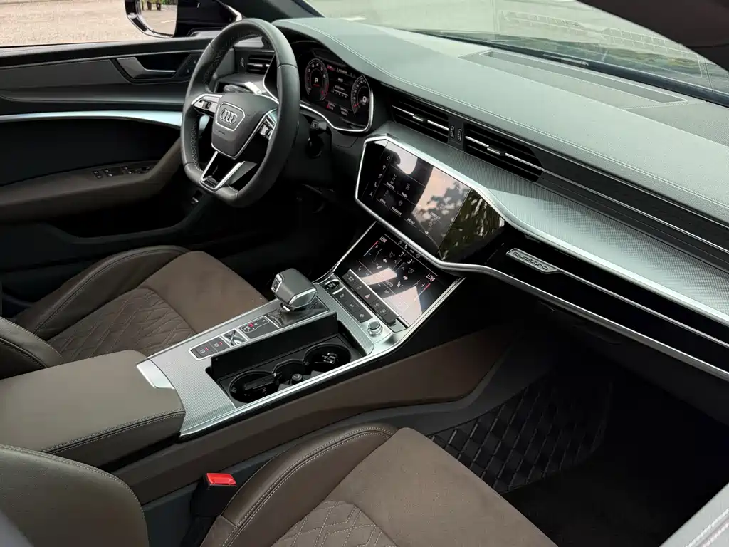 Audi A7L 2022 45 TFSI quattro S-line