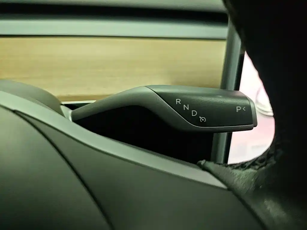 Tesla Model 3 — миниатюра 14