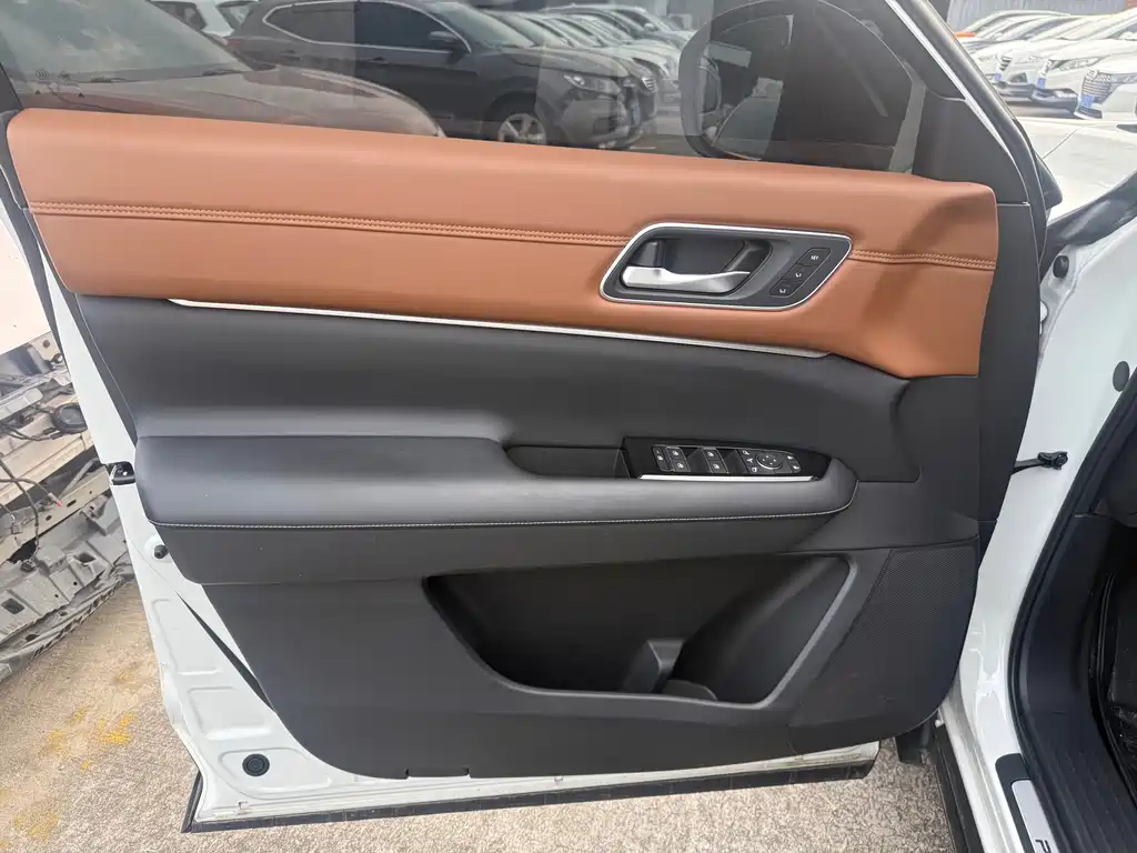 Nissan Teramont — миниатюра 5