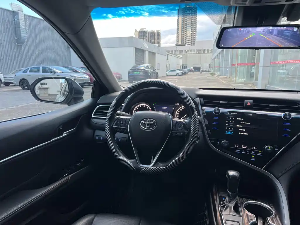Toyota Camry — миниатюра 10