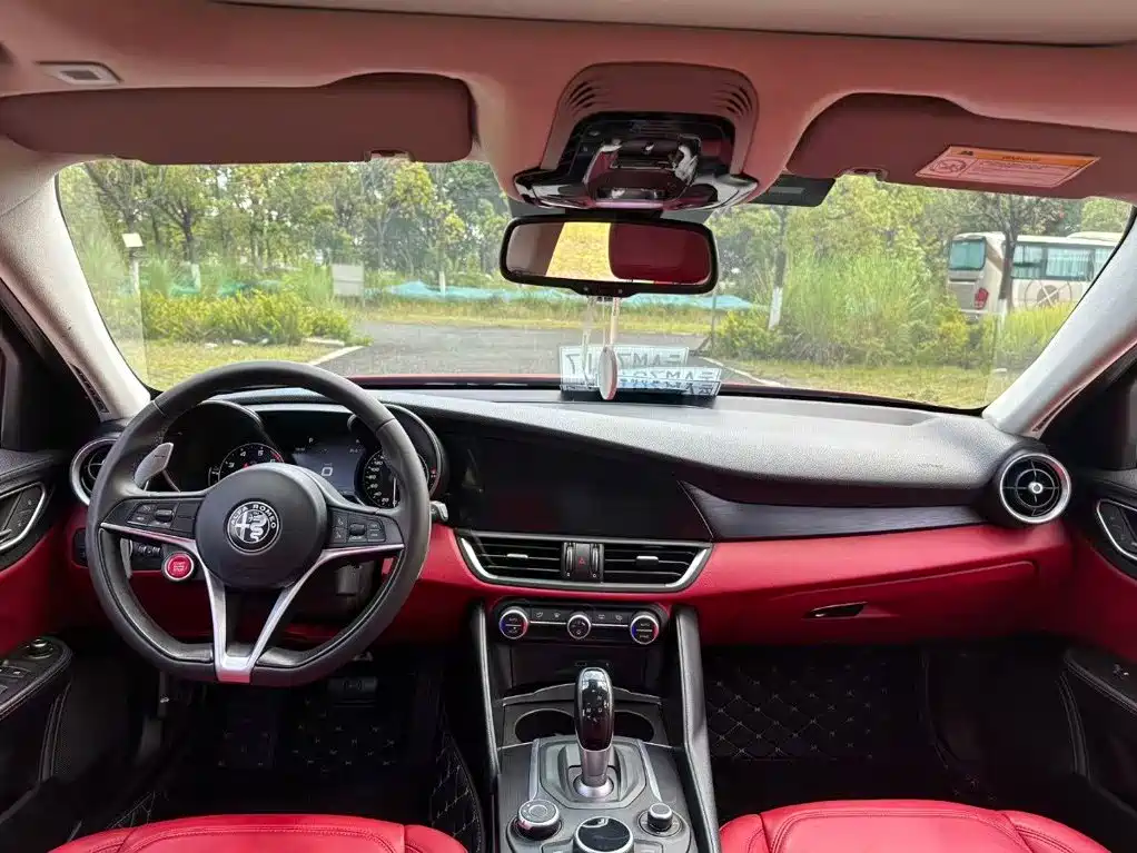 Alfa Romeo Giulia — миниатюра 5