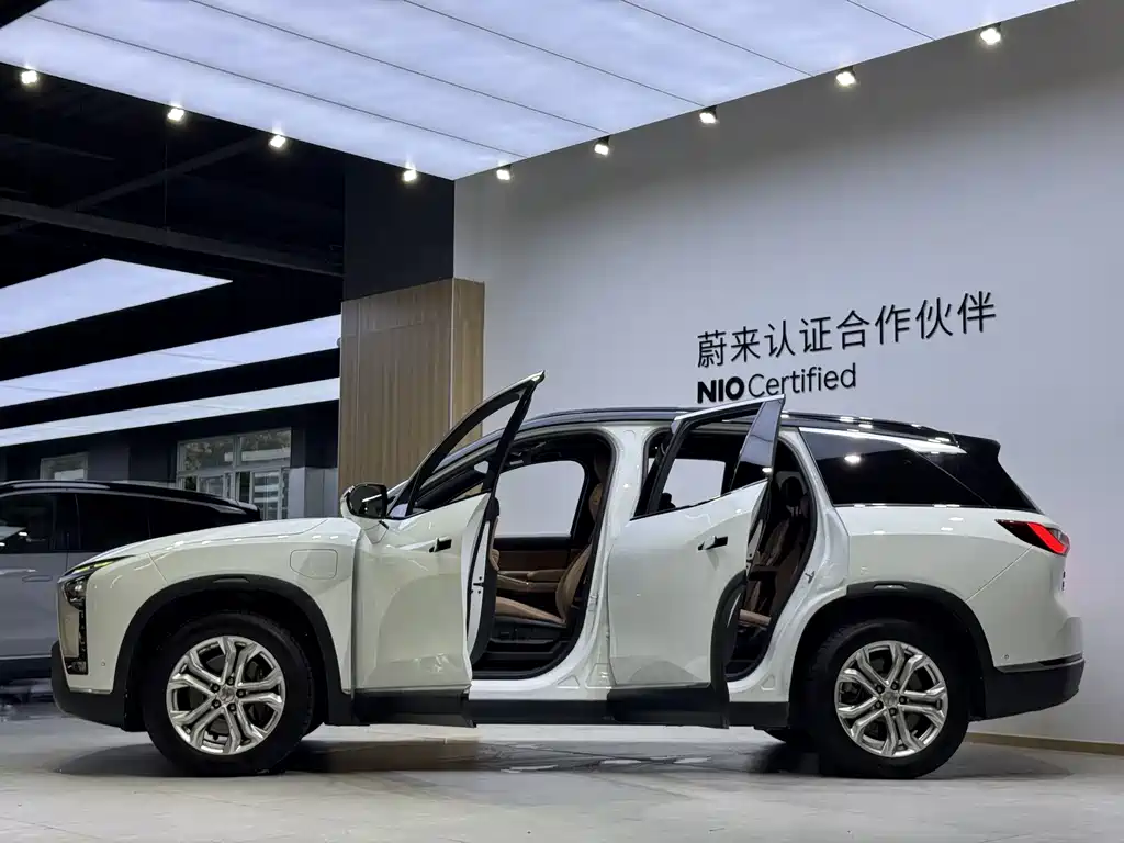 NIO ES8 — миниатюра 4