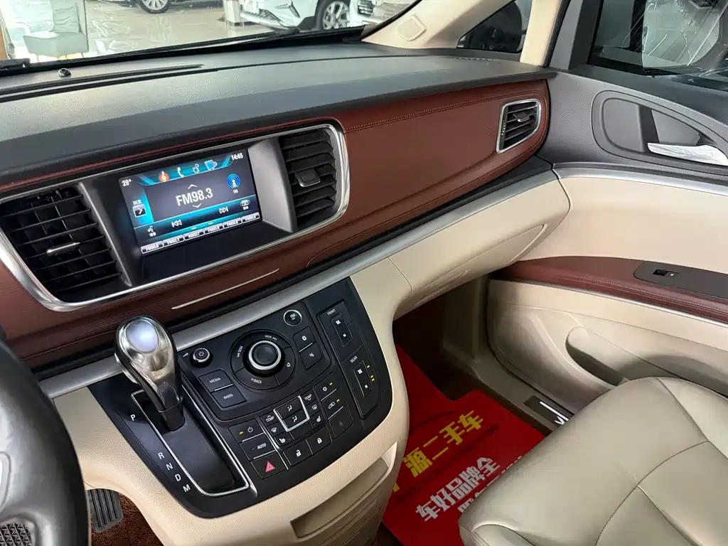 Buick GL8 — миниатюра 19