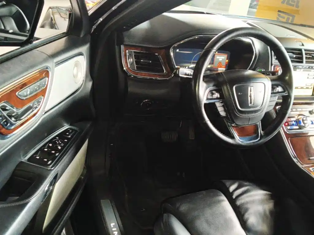 Lincoln Continental — миниатюра 16