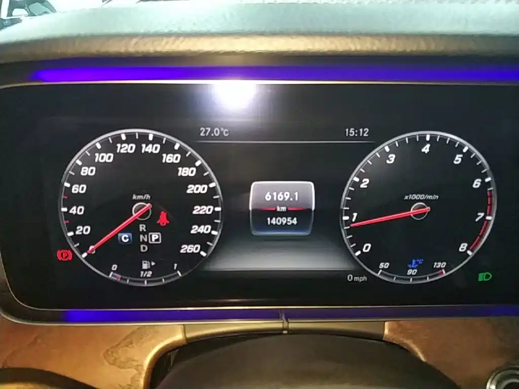 Mercedes-Benz E-Class — миниатюра 12