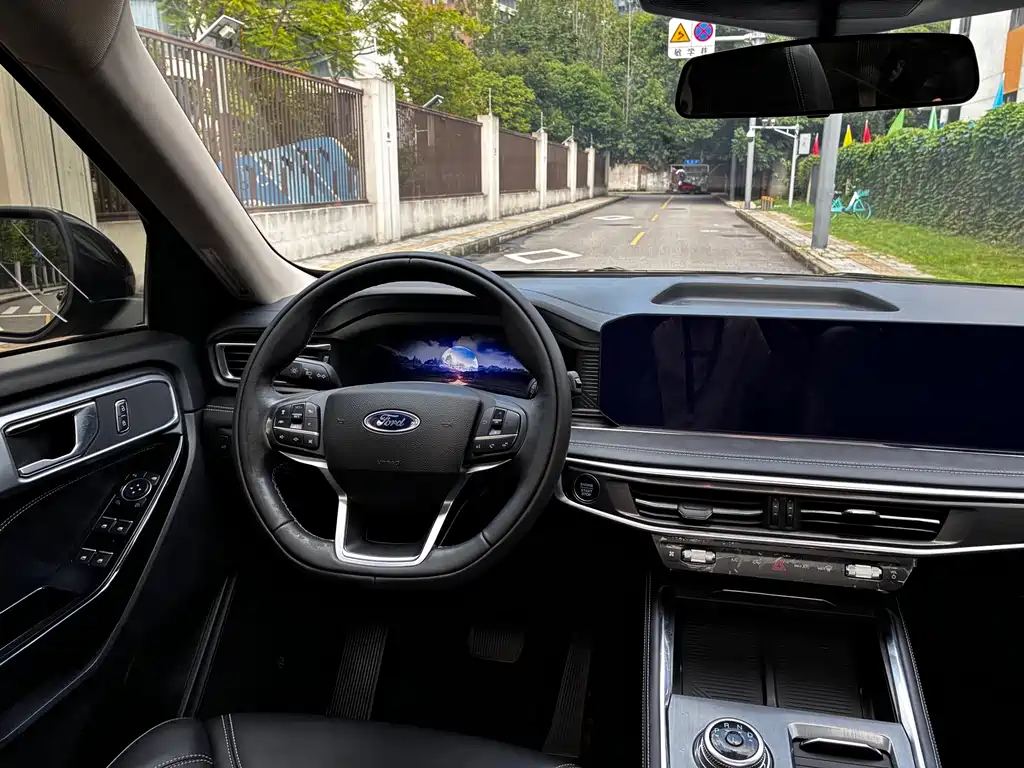 Ford Explorer — миниатюра 18