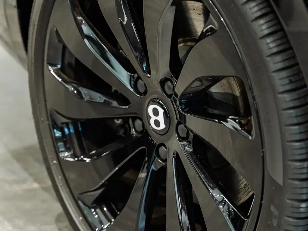 Bentley Flying Spur — миниатюра 25