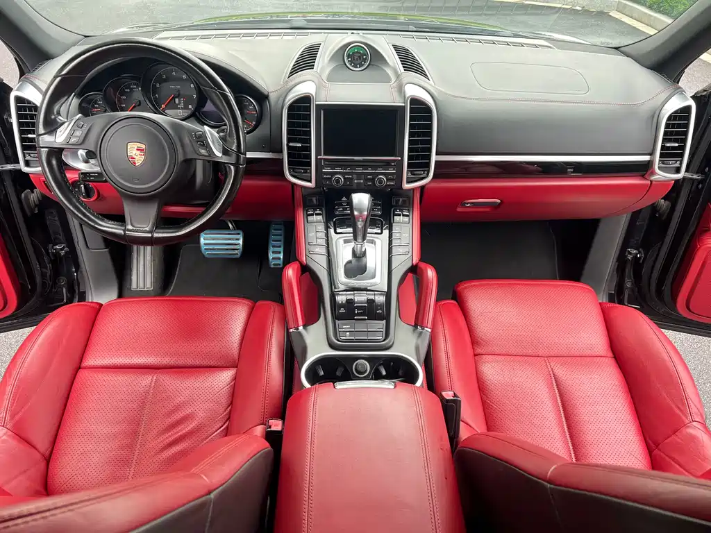 Porsche Cayenne — миниатюра 12