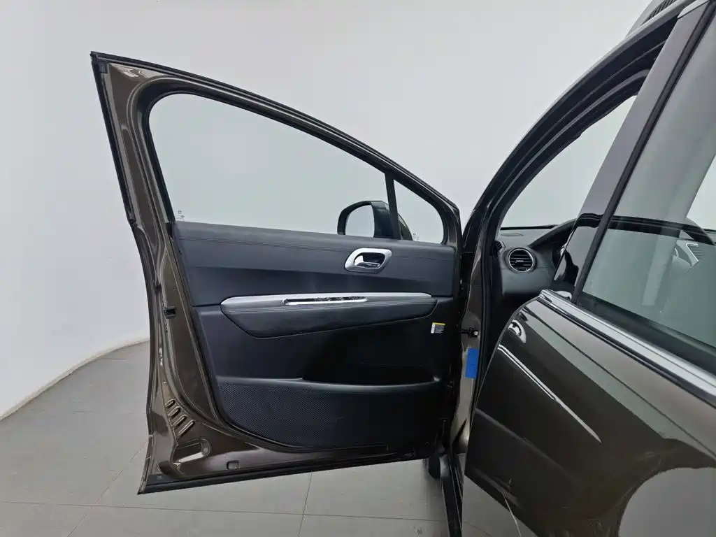 Peugeot 3008 — миниатюра 8
