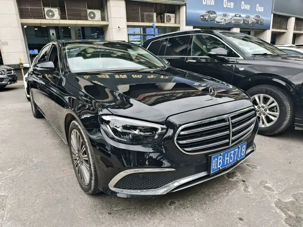 Mercedes-Benz E-Class — миниатюра 3