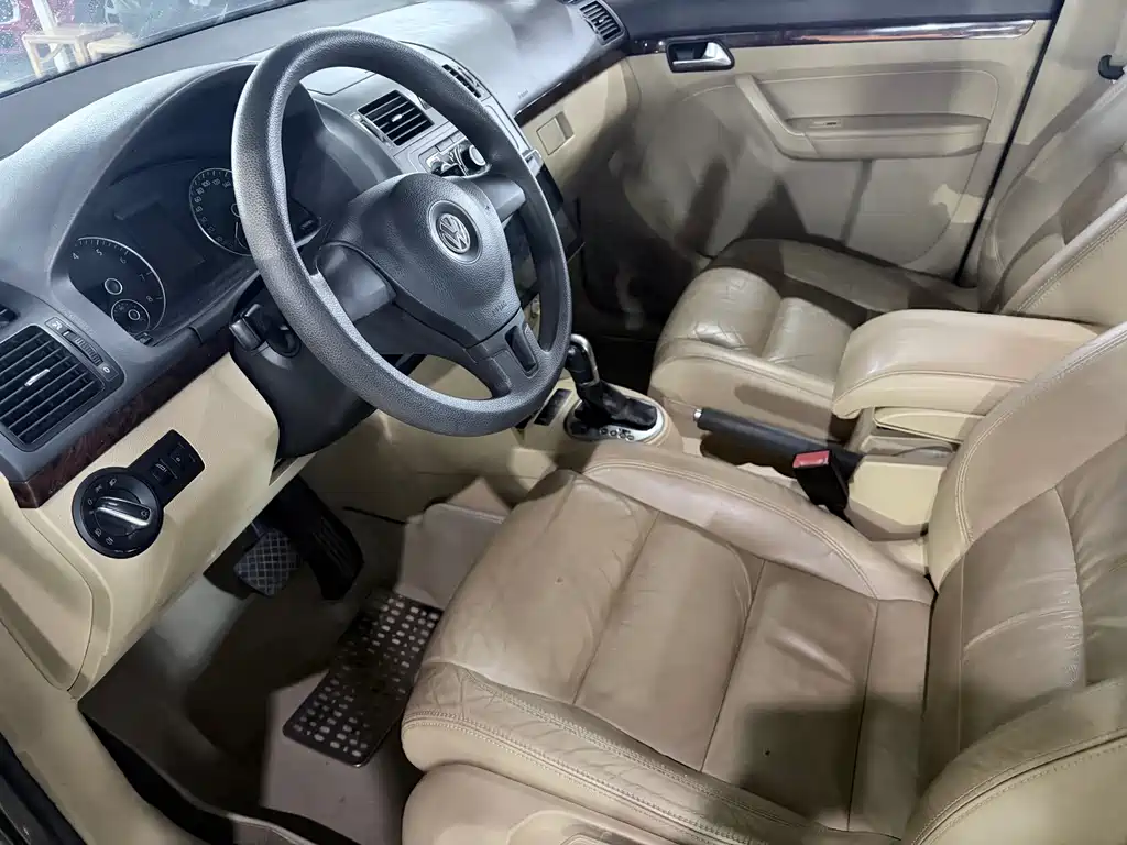 Volkswagen Touran — миниатюра 3