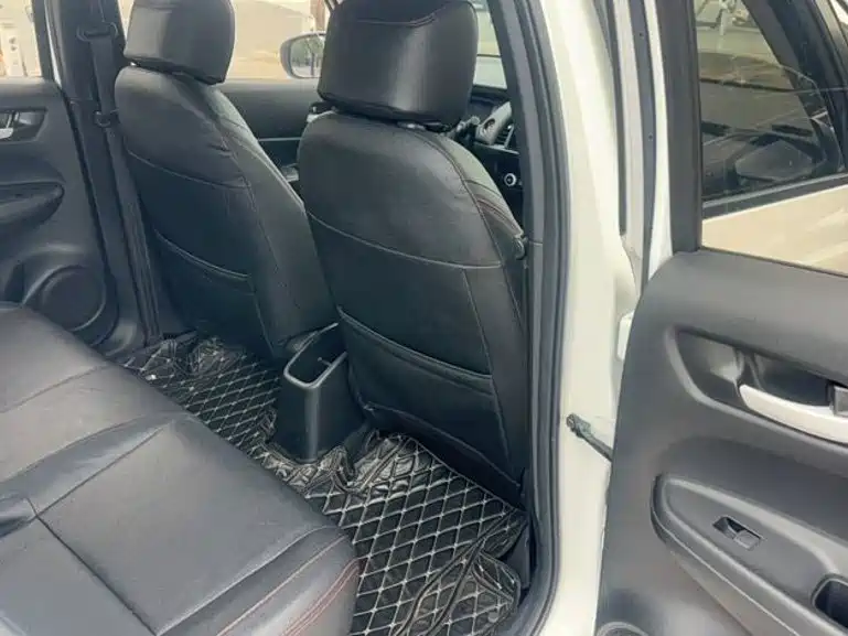 Honda Fit — миниатюра 9
