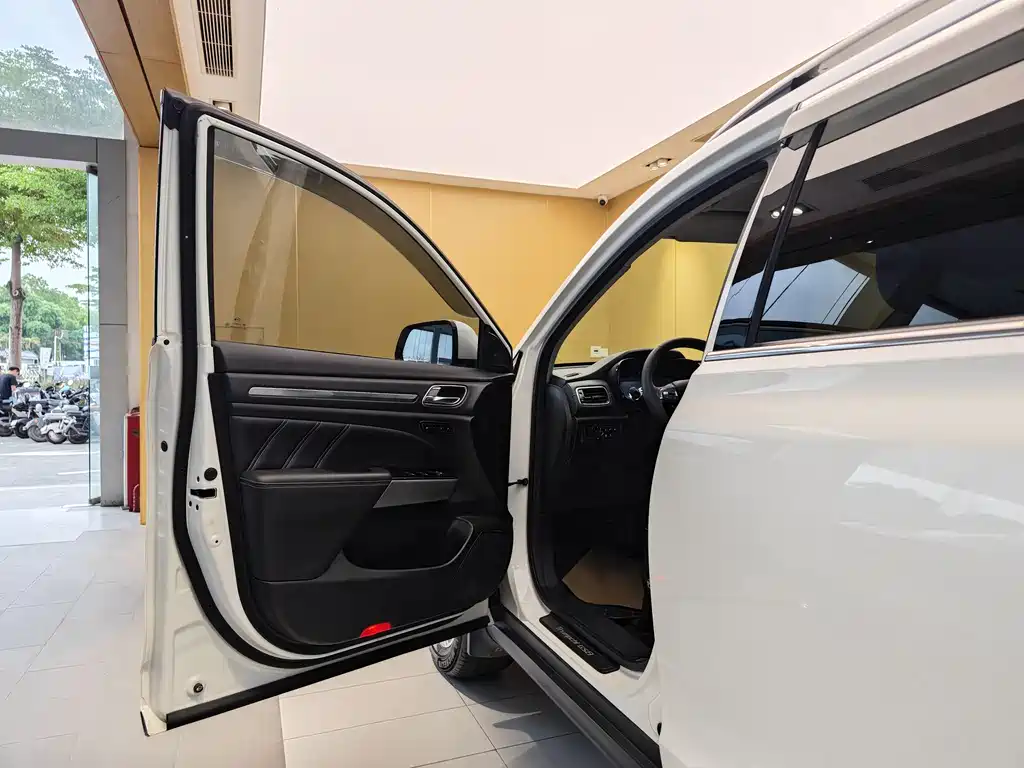 GAC GS8 2020 390T Luxury Smart Connect ( мест)