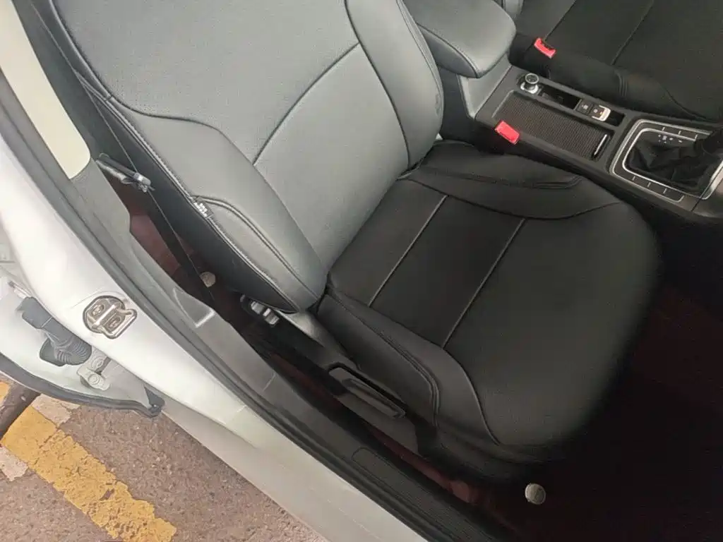 Volkswagen Golf — миниатюра 25