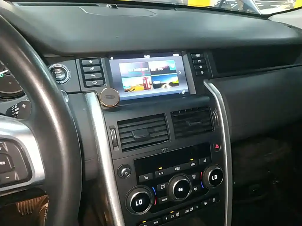 Land Rover Discovery Sport — миниатюра 13