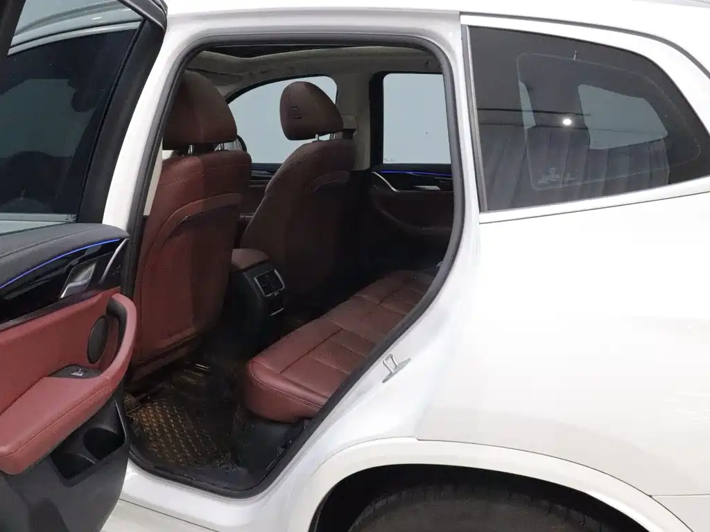 BMW X3 — миниатюра 12