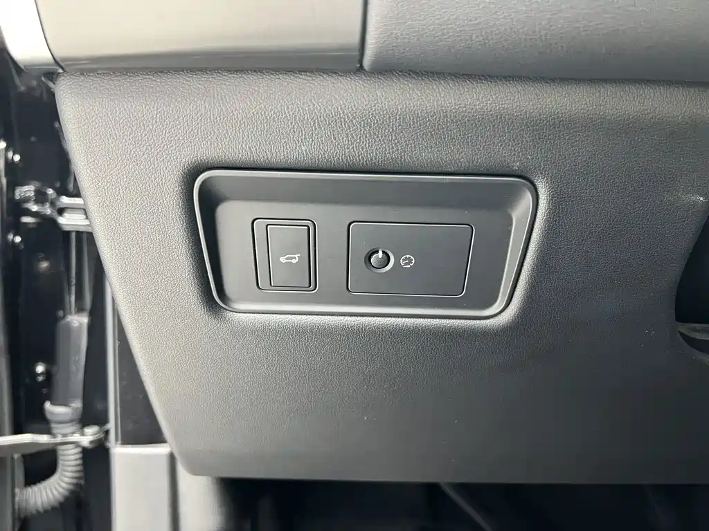 Land Rover Sport — миниатюра 12