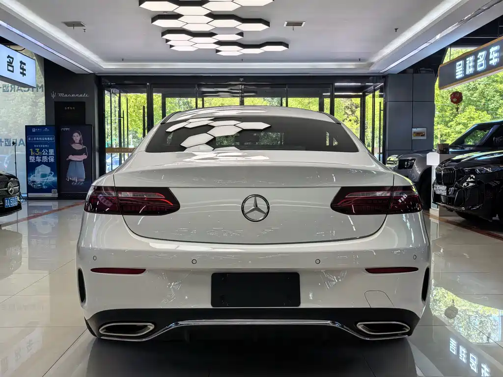 Mercedes-Benz E-Class (Import) — миниатюра 11