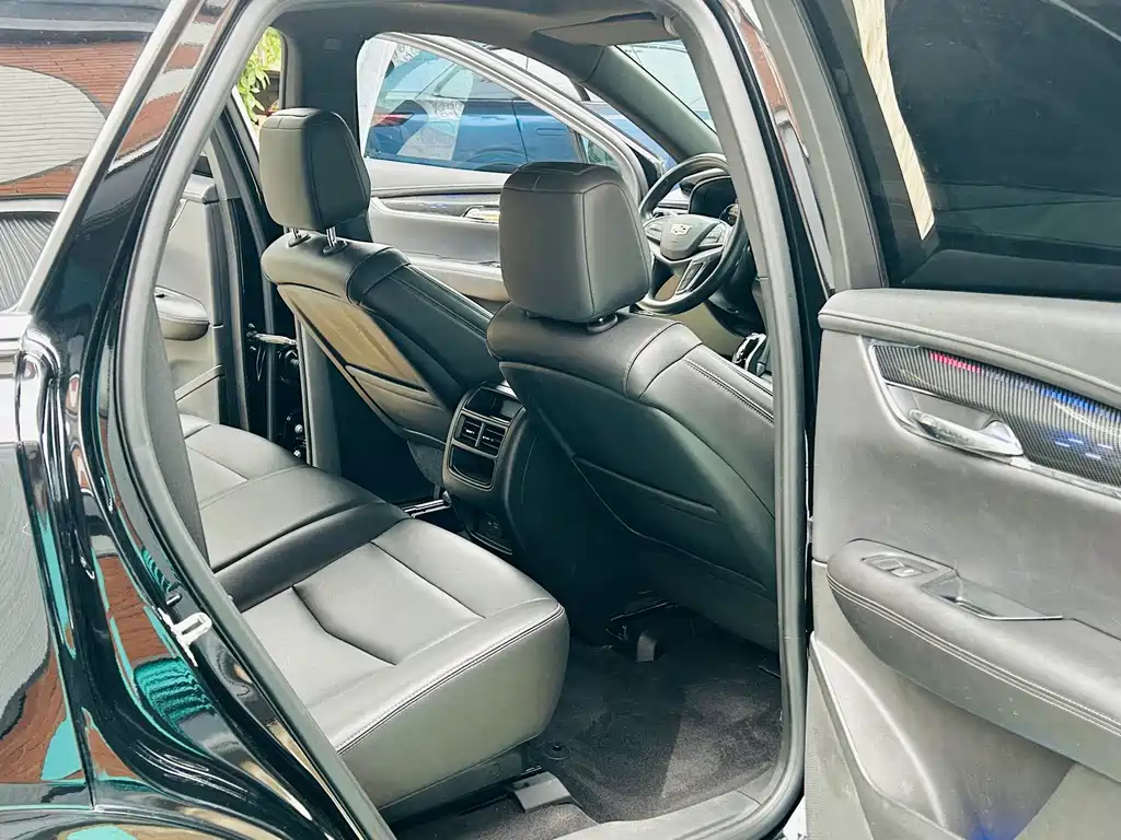 Cadillac XT5 — миниатюра 11
