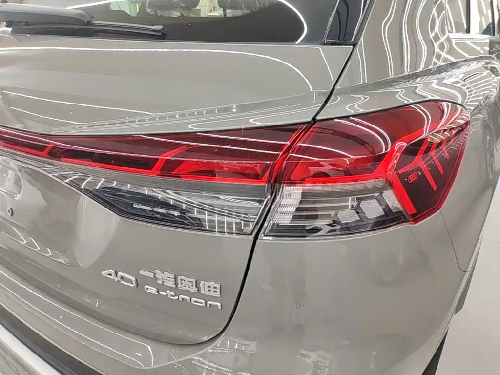 Audi Q4 e-tron — миниатюра 8