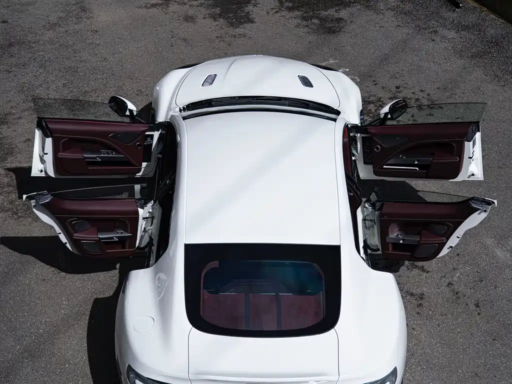 Aston Martin Rapide — миниатюра 2