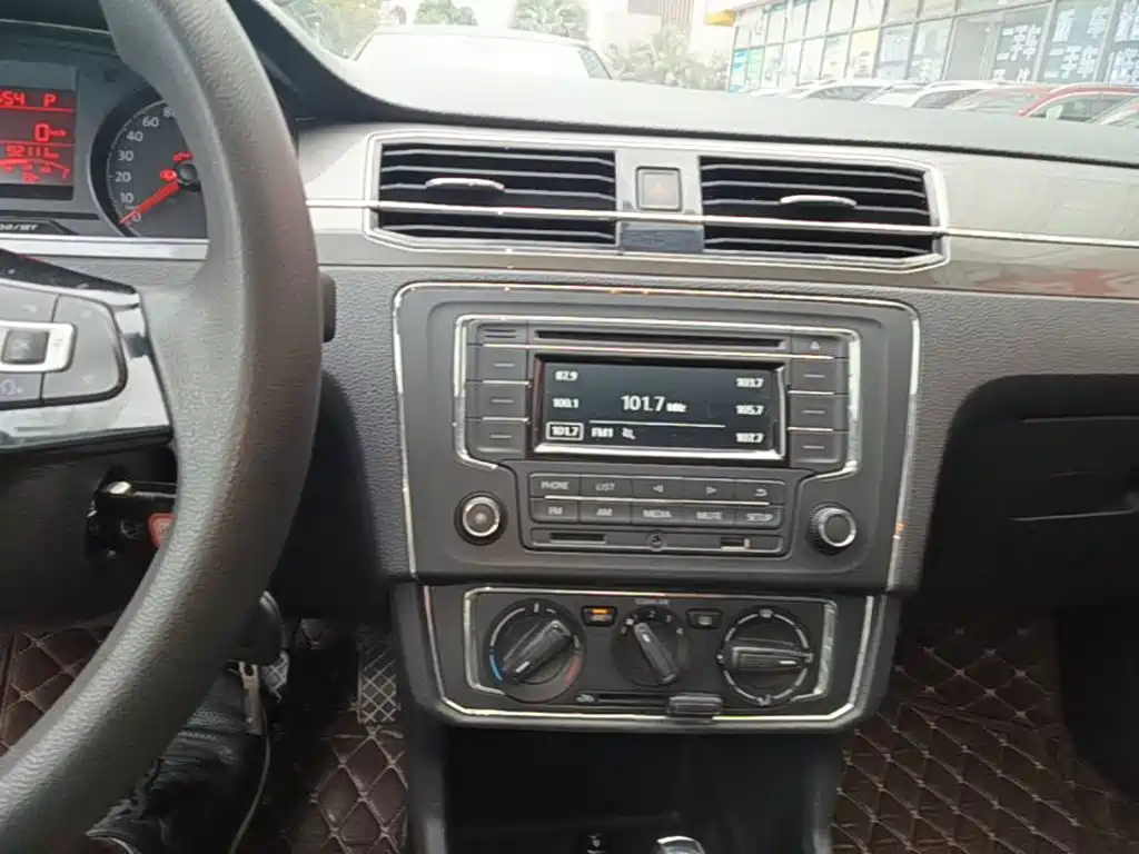 Volkswagen Santana — миниатюра 13